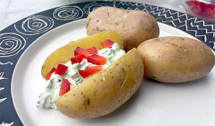Leichte Kartoffelgerichte wie zum Beispiel Pellkartoffeln eigenen sich prima für einen Entlastungstag vor dem Heilfasten